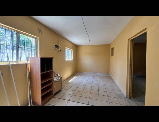 2 BEDROOM PROPERTY TO RENT IN LOTUSVILLE